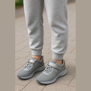 Bio Fit Sneakers Ortho Freet Velco Size 6